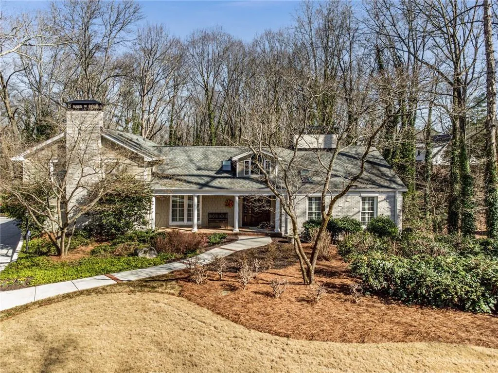8865 Huntcliff Trace, Sandy Springs, Georgia 30350, 4 Bedrooms Bedrooms, ,4 BathroomsBathrooms,Residential,Sold,8865 Huntcliff Trace,6993646
