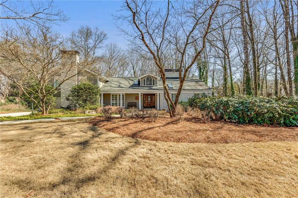 8865 Huntcliff Trace, Sandy Springs, Georgia 30350, 4 Bedrooms Bedrooms, ,4 BathroomsBathrooms,Residential,Sold,8865 Huntcliff Trace,6993646