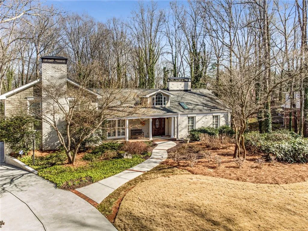 8865 Huntcliff Trace, Sandy Springs, Georgia 30350, 4 Bedrooms Bedrooms, ,4 BathroomsBathrooms,Residential,Sold,8865 Huntcliff Trace,6993646
