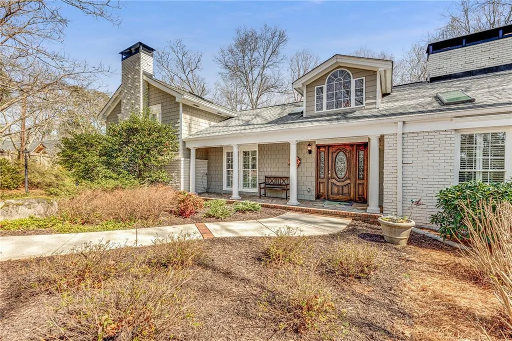 8865 Huntcliff Trace, Sandy Springs, Georgia 30350, 4 Bedrooms Bedrooms, ,4 BathroomsBathrooms,Residential,Sold,8865 Huntcliff Trace,6993646