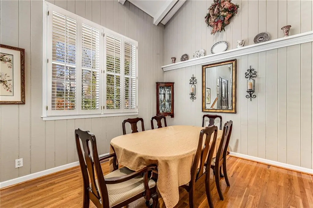 8865 Huntcliff Trace, Sandy Springs, Georgia 30350, 4 Bedrooms Bedrooms, ,4 BathroomsBathrooms,Residential,Sold,8865 Huntcliff Trace,6993646