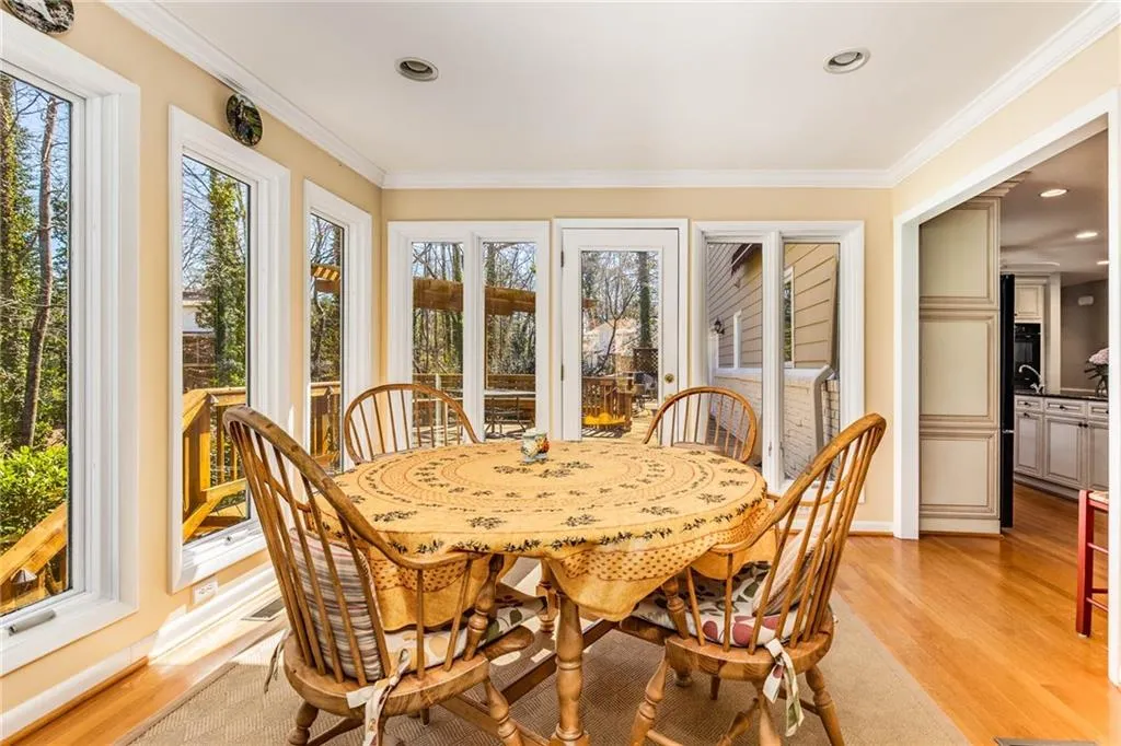 8865 Huntcliff Trace, Sandy Springs, Georgia 30350, 4 Bedrooms Bedrooms, ,4 BathroomsBathrooms,Residential,Sold,8865 Huntcliff Trace,6993646
