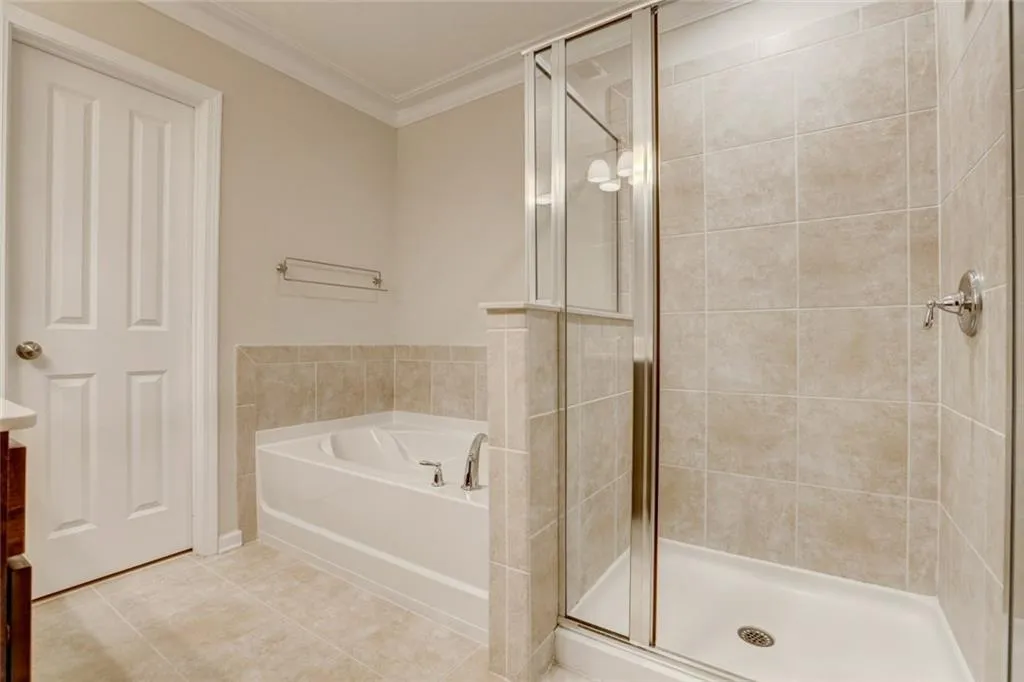 7365 Highland Bluff, Sandy Springs, Georgia 30328, 3 Bedrooms Bedrooms, ,3 BathroomsBathrooms,Residential,Sold,7365 Highland Bluff,5974006