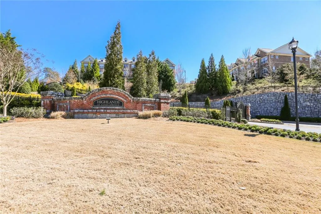 7365 Highland Bluff, Sandy Springs, Georgia 30328, 3 Bedrooms Bedrooms, ,3 BathroomsBathrooms,Residential,Sold,7365 Highland Bluff,5974006