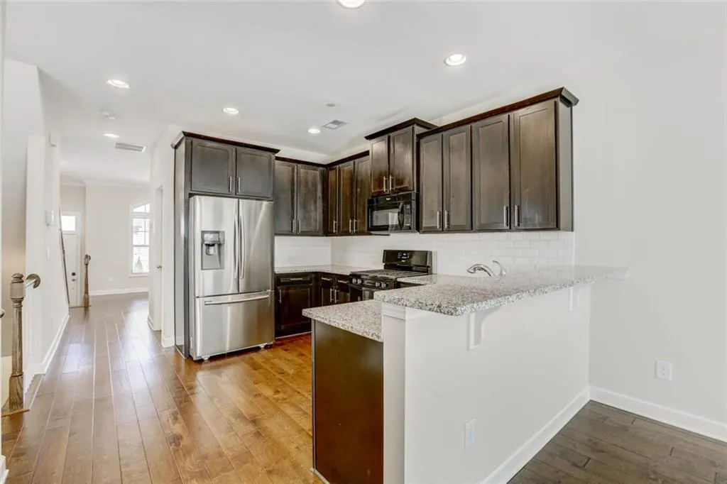 7365 Highland Bluff, Sandy Springs, Georgia 30328, 3 Bedrooms Bedrooms, ,3 BathroomsBathrooms,Residential,Sold,7365 Highland Bluff,5974006