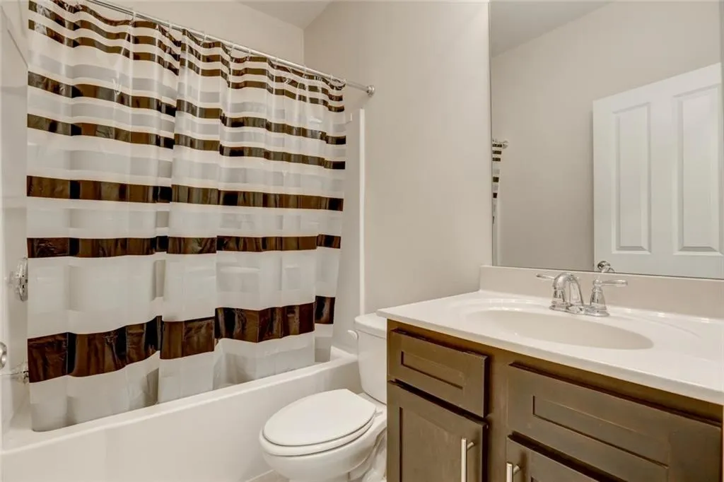 7365 Highland Bluff, Sandy Springs, Georgia 30328, 3 Bedrooms Bedrooms, ,3 BathroomsBathrooms,Residential,Sold,7365 Highland Bluff,5974006