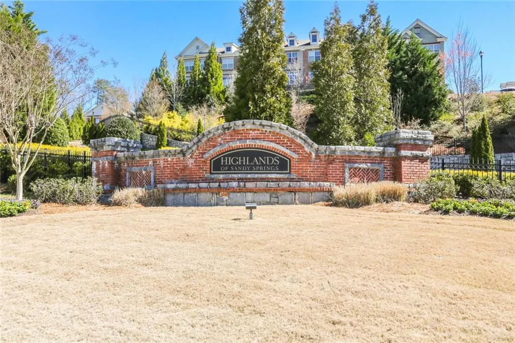 7365 Highland Bluff, Sandy Springs, Georgia 30328, 3 Bedrooms Bedrooms, ,3 BathroomsBathrooms,Residential,Sold,7365 Highland Bluff,5974006