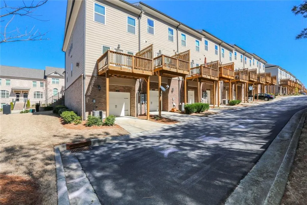 7365 Highland Bluff, Sandy Springs, Georgia 30328, 3 Bedrooms Bedrooms, ,3 BathroomsBathrooms,Residential,Sold,7365 Highland Bluff,5974006