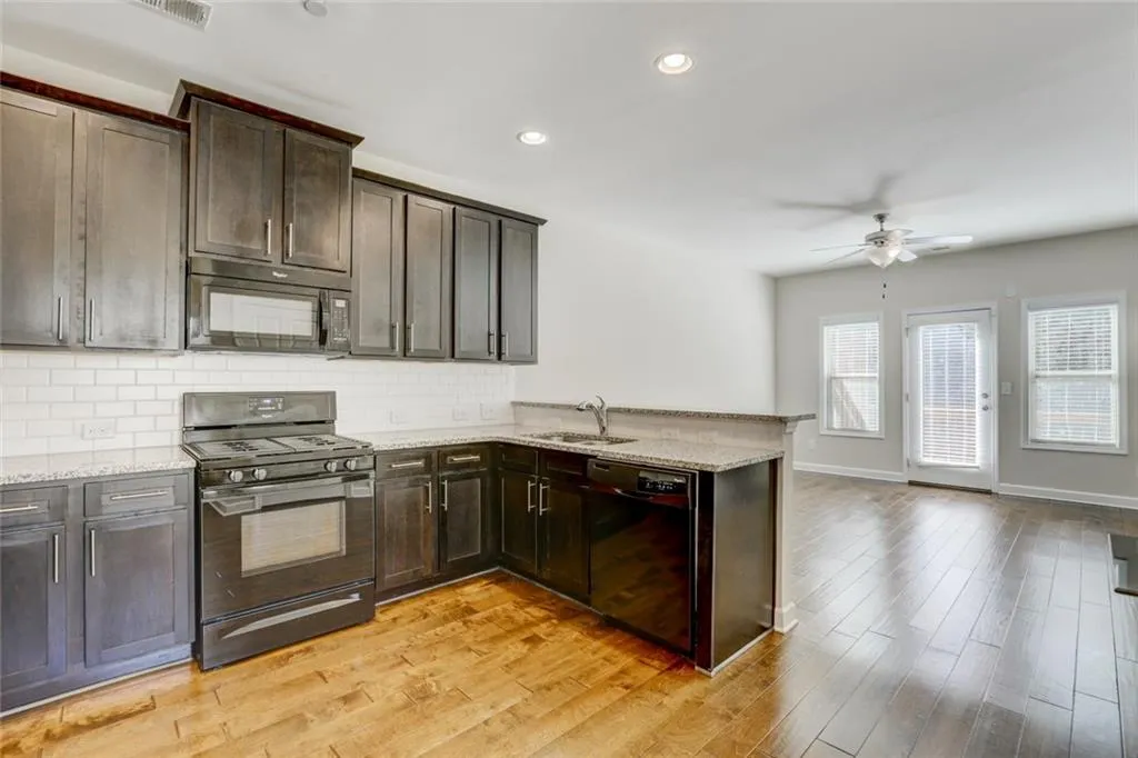 7365 Highland Bluff, Sandy Springs, Georgia 30328, 3 Bedrooms Bedrooms, ,3 BathroomsBathrooms,Residential,Sold,7365 Highland Bluff,5974006