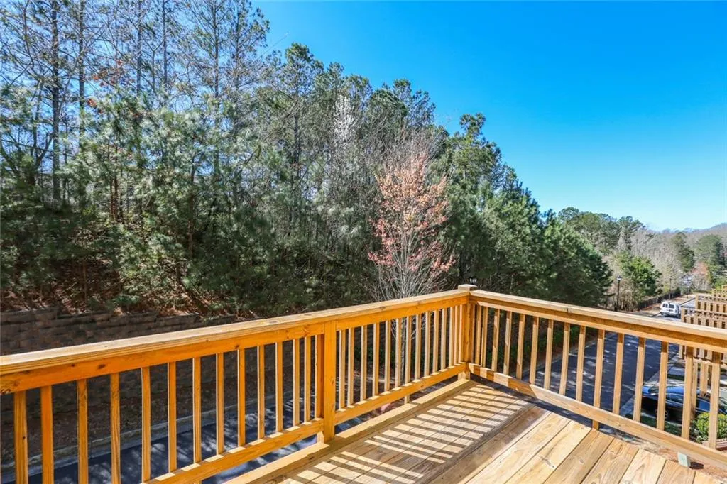 7365 Highland Bluff, Sandy Springs, Georgia 30328, 3 Bedrooms Bedrooms, ,3 BathroomsBathrooms,Residential,Sold,7365 Highland Bluff,5974006
