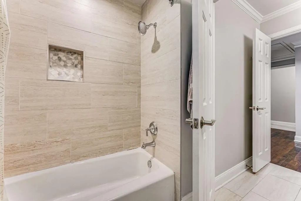 8905 Huntcliff Trace, Sandy Springs, Georgia 30350, 4 Bedrooms Bedrooms, ,3 BathroomsBathrooms,Residential,Sold,8905 Huntcliff Trace,7419240