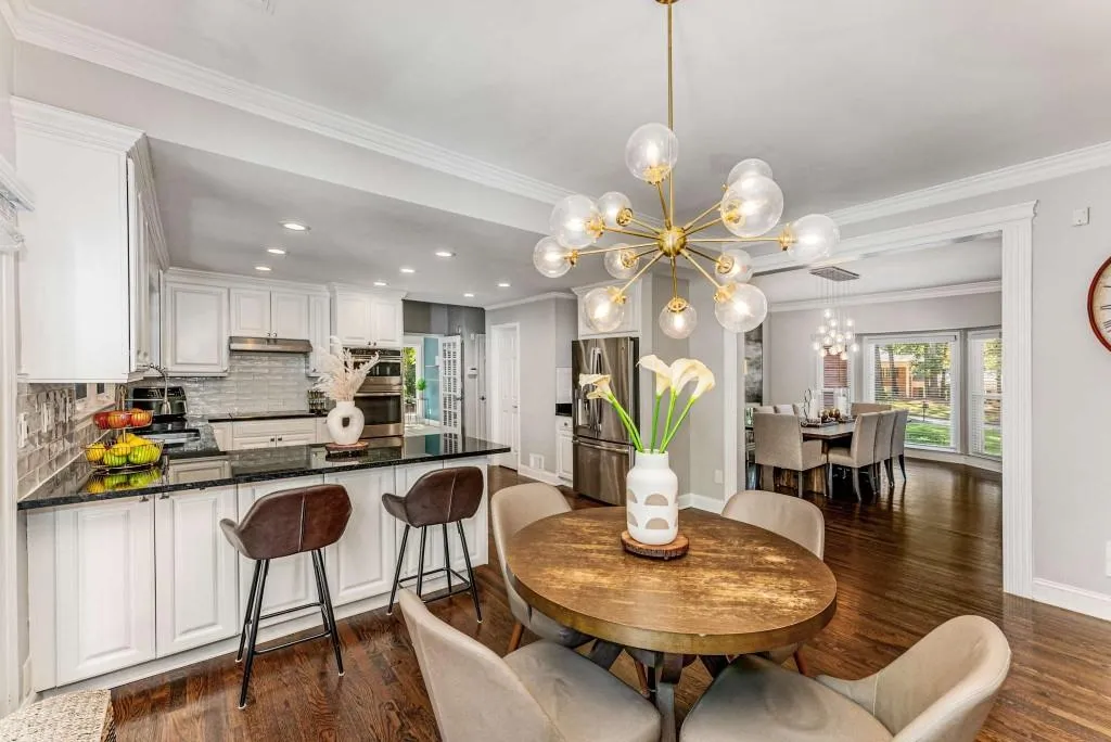 8905 Huntcliff Trace, Sandy Springs, Georgia 30350, 4 Bedrooms Bedrooms, ,3 BathroomsBathrooms,Residential,Sold,8905 Huntcliff Trace,7419240