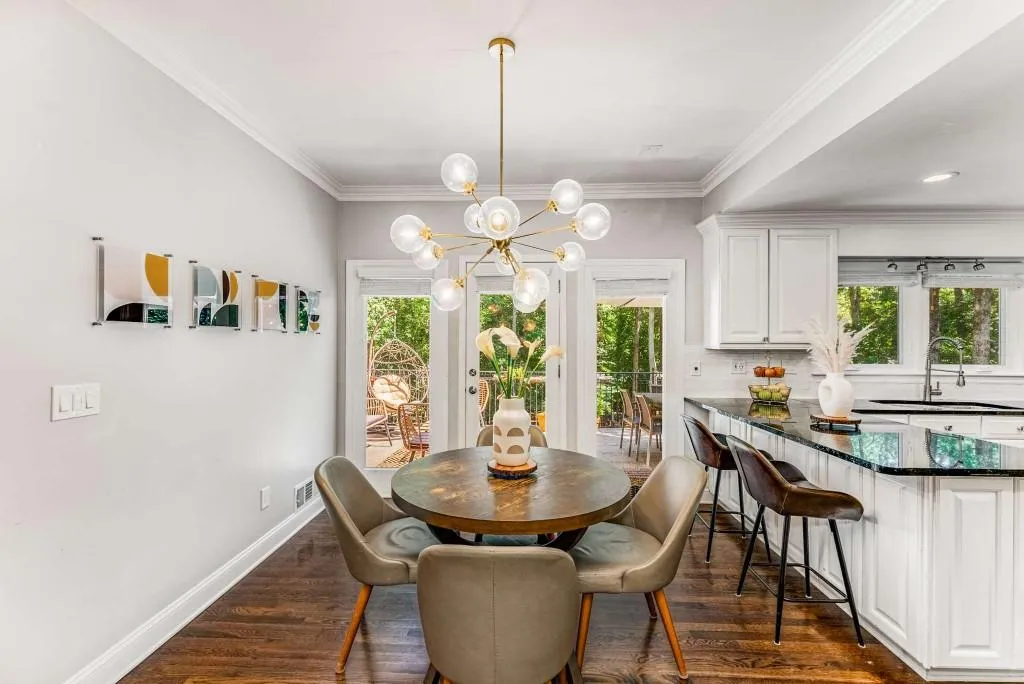 8905 Huntcliff Trace, Sandy Springs, Georgia 30350, 4 Bedrooms Bedrooms, ,3 BathroomsBathrooms,Residential,Sold,8905 Huntcliff Trace,7419240