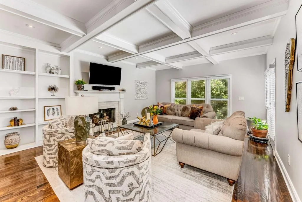 8905 Huntcliff Trace, Sandy Springs, Georgia 30350, 4 Bedrooms Bedrooms, ,3 BathroomsBathrooms,Residential,Sold,8905 Huntcliff Trace,7419240