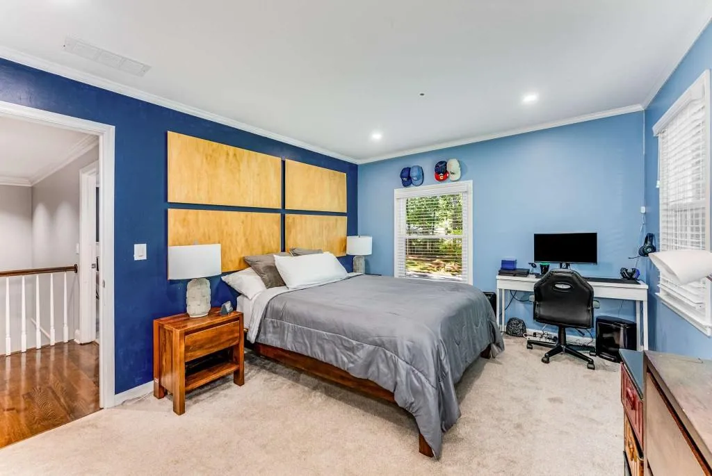 8905 Huntcliff Trace, Sandy Springs, Georgia 30350, 4 Bedrooms Bedrooms, ,3 BathroomsBathrooms,Residential,Sold,8905 Huntcliff Trace,7419240