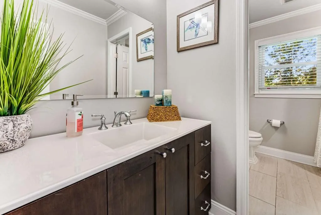 8905 Huntcliff Trace, Sandy Springs, Georgia 30350, 4 Bedrooms Bedrooms, ,3 BathroomsBathrooms,Residential,Sold,8905 Huntcliff Trace,7419240