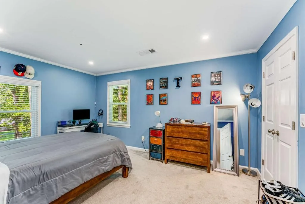 8905 Huntcliff Trace, Sandy Springs, Georgia 30350, 4 Bedrooms Bedrooms, ,3 BathroomsBathrooms,Residential,Sold,8905 Huntcliff Trace,7419240