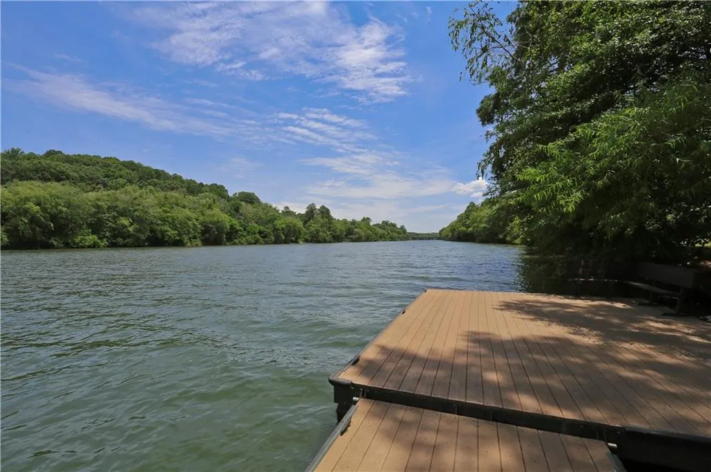 8905 Huntcliff Trace, Sandy Springs, Georgia 30350, 4 Bedrooms Bedrooms, ,3 BathroomsBathrooms,Residential,Sold,8905 Huntcliff Trace,7419240