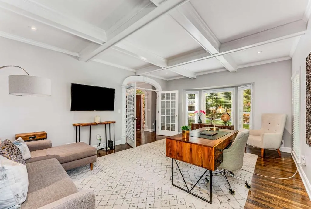 8905 Huntcliff Trace, Sandy Springs, Georgia 30350, 4 Bedrooms Bedrooms, ,3 BathroomsBathrooms,Residential,Sold,8905 Huntcliff Trace,7419240