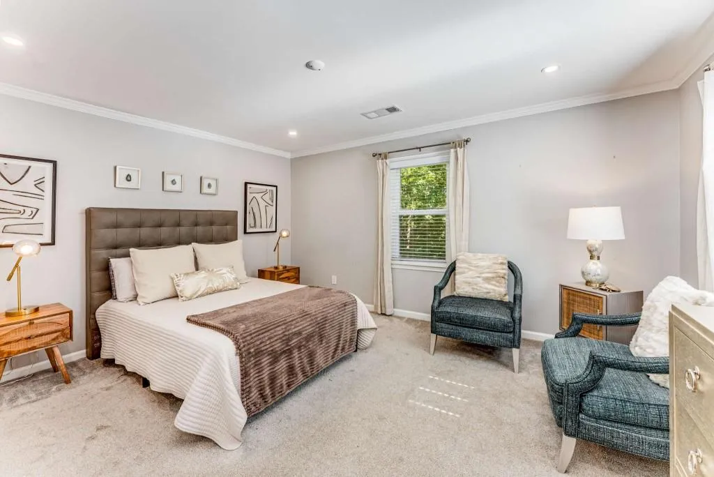 8905 Huntcliff Trace, Sandy Springs, Georgia 30350, 4 Bedrooms Bedrooms, ,3 BathroomsBathrooms,Residential,Sold,8905 Huntcliff Trace,7419240