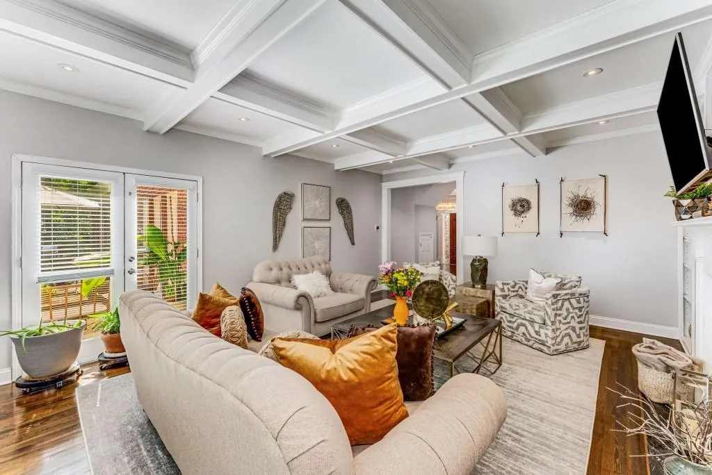 8905 Huntcliff Trace, Sandy Springs, Georgia 30350, 4 Bedrooms Bedrooms, ,3 BathroomsBathrooms,Residential,Sold,8905 Huntcliff Trace,7419240