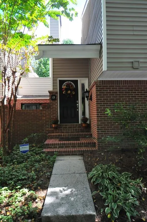 13 Dunwoody Springs Drive Unit 13, Sandy Springs, Georgia 30328, 2 Bedrooms Bedrooms, ,2 BathroomsBathrooms,Residential,Sold,13 Dunwoody Springs Drive Unit 13,6074145