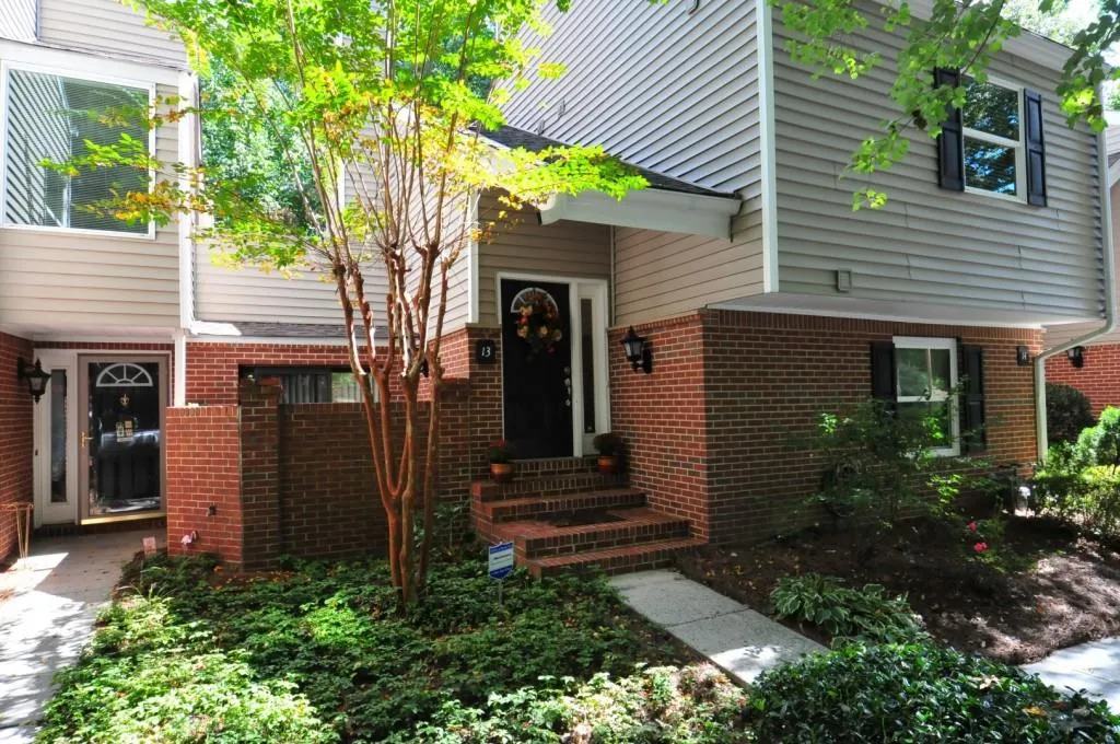 13 Dunwoody Springs Drive Unit 13, Sandy Springs, Georgia 30328, 2 Bedrooms Bedrooms, ,2 BathroomsBathrooms,Residential,Sold,13 Dunwoody Springs Drive Unit 13,6074145