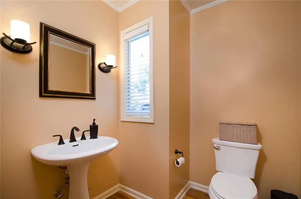 1092 Club Place Ne, Brookhaven, Georgia 30319, 3 Bedrooms Bedrooms, ,2 BathroomsBathrooms,Residential,Sold,1092 Club Place Ne,5755929