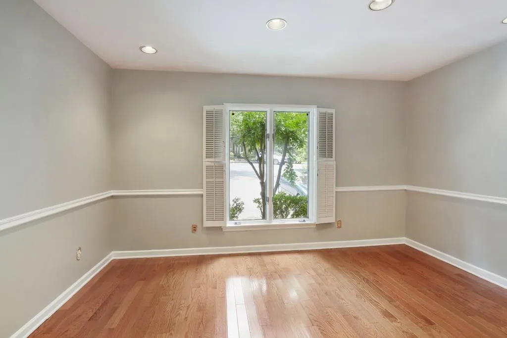 18 Ivy Ridge Ne Unit 18, Atlanta, Georgia 30342, 3 Bedrooms Bedrooms, ,3 BathroomsBathrooms,Residential,Sold,18 Ivy Ridge Ne Unit 18,5840939