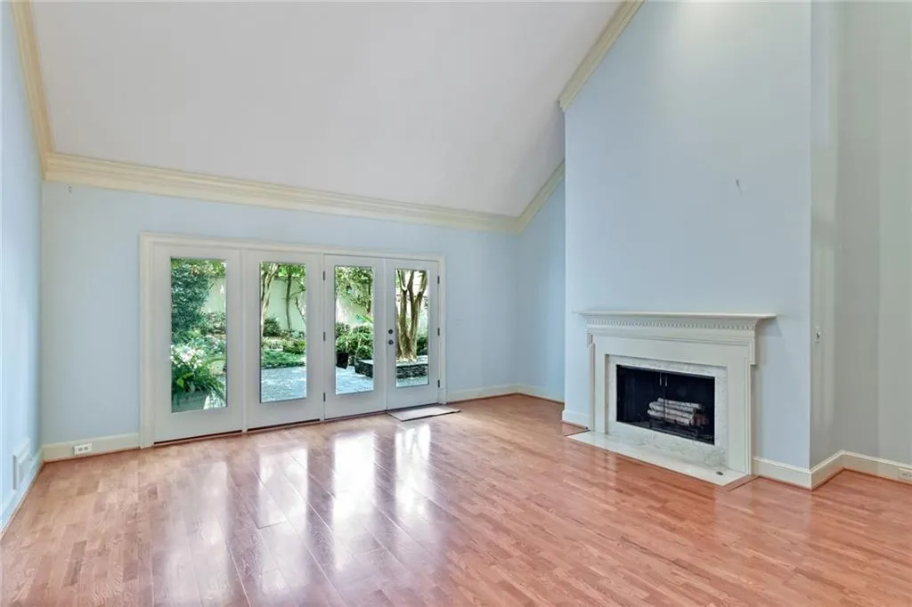 2 Braemore Drive, Sandy Springs, Georgia 30328, 3 Bedrooms Bedrooms, ,2 BathroomsBathrooms,Residential,Sold,2 Braemore Drive,6924052