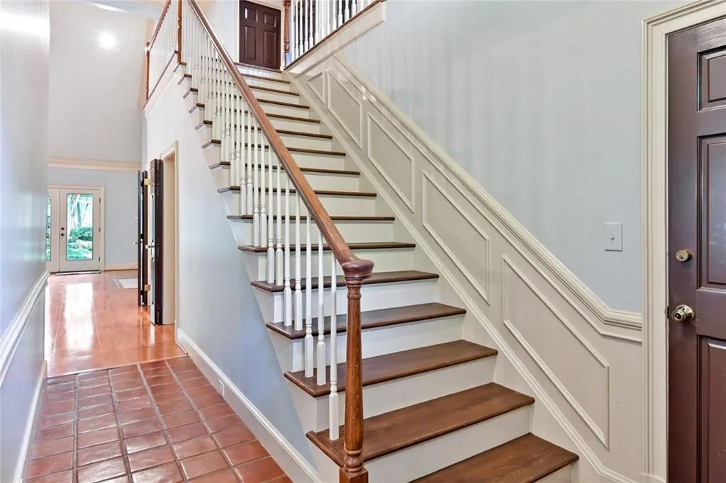 2 Braemore Drive, Sandy Springs, Georgia 30328, 3 Bedrooms Bedrooms, ,2 BathroomsBathrooms,Residential,Sold,2 Braemore Drive,6924052