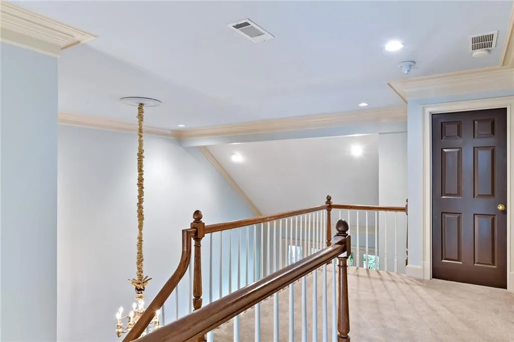 2 Braemore Drive, Sandy Springs, Georgia 30328, 3 Bedrooms Bedrooms, ,2 BathroomsBathrooms,Residential,Sold,2 Braemore Drive,6924052