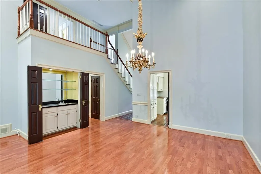 2 Braemore Drive, Sandy Springs, Georgia 30328, 3 Bedrooms Bedrooms, ,2 BathroomsBathrooms,Residential,Sold,2 Braemore Drive,6924052