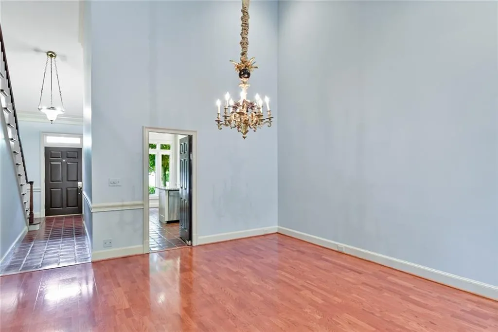 2 Braemore Drive, Sandy Springs, Georgia 30328, 3 Bedrooms Bedrooms, ,2 BathroomsBathrooms,Residential,Sold,2 Braemore Drive,6924052