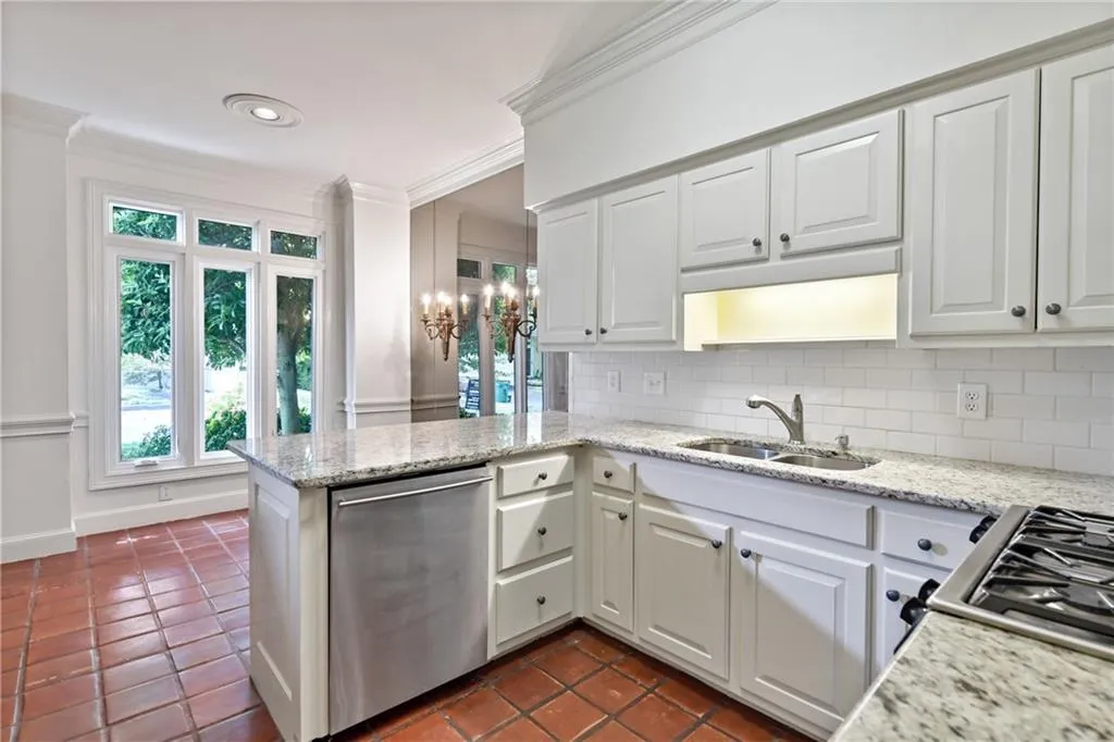 2 Braemore Drive, Sandy Springs, Georgia 30328, 3 Bedrooms Bedrooms, ,2 BathroomsBathrooms,Residential,Sold,2 Braemore Drive,6924052