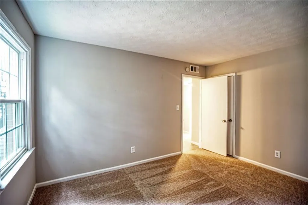 6700 Roswell Road Unit 27a, Atlanta, Georgia 30328, 2 Bedrooms Bedrooms, ,2 BathroomsBathrooms,Residential,Sold,6700 Roswell Road Unit 27a,6757824