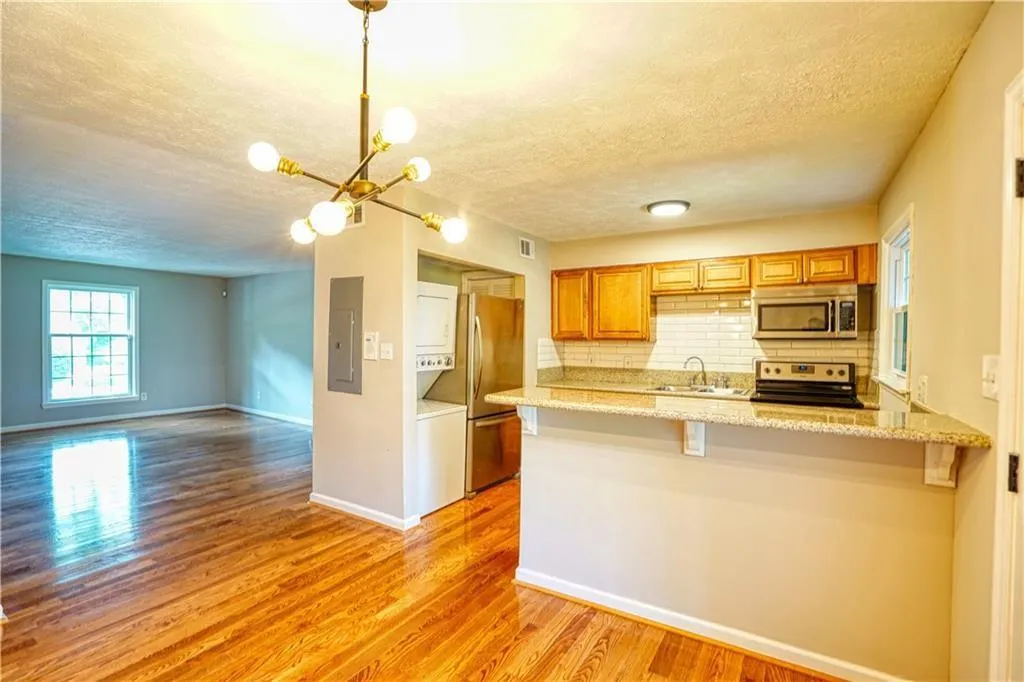 6700 Roswell Road Unit 27a, Atlanta, Georgia 30328, 2 Bedrooms Bedrooms, ,2 BathroomsBathrooms,Residential,Sold,6700 Roswell Road Unit 27a,6757824