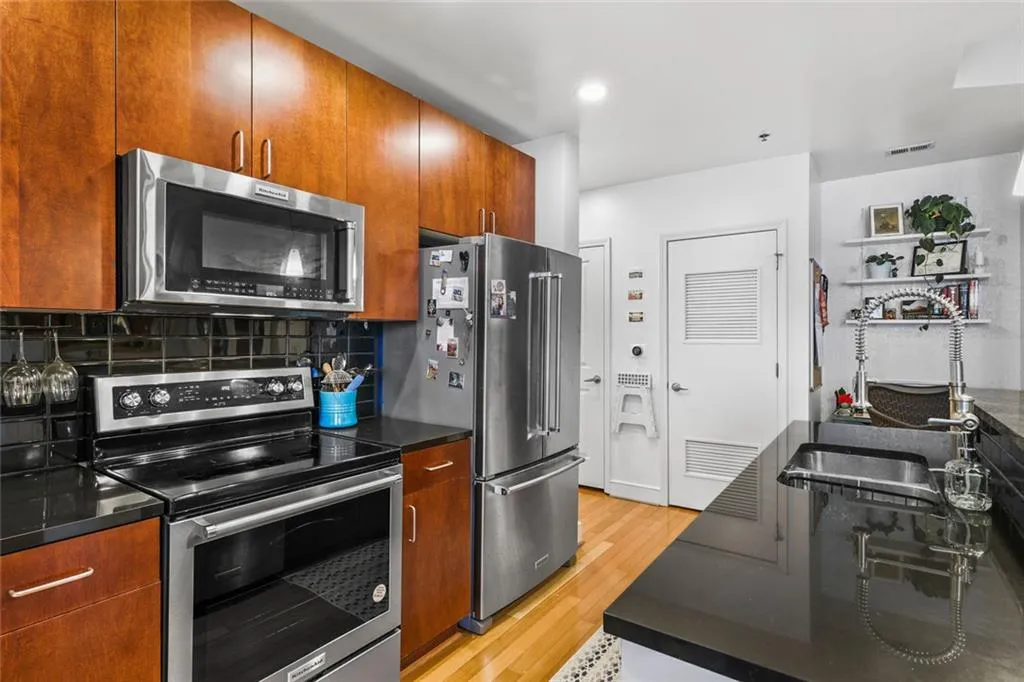 44 Peachtree Place, Atlanta, Georgia 30309, 1 Bedroom Bedrooms, ,1 BathroomBathrooms,Residential,For Sale,44 Peachtree Place,7650932