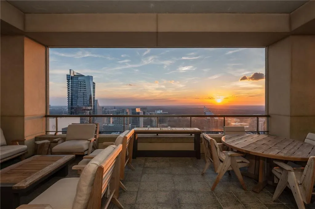 3376 Peachtree Road Ne Unit Ph51, Atlanta, Georgia 30326, 4 Bedrooms Bedrooms, 0 ,4 BathroomsBathrooms,Residential,For Sale,3376 Peachtree Road Ne Unit Ph51,7747907