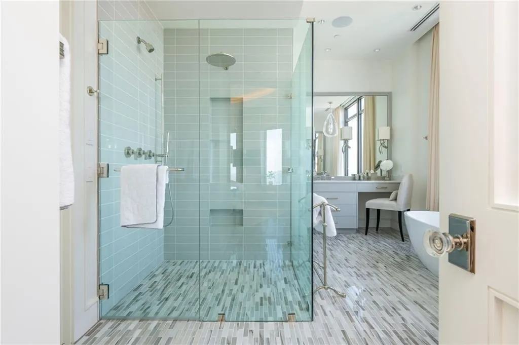 3376 Peachtree Road Ne Unit Ph51, Atlanta, Georgia 30326, 4 Bedrooms Bedrooms, 0 ,4 BathroomsBathrooms,Residential,For Sale,3376 Peachtree Road Ne Unit Ph51,7747907
