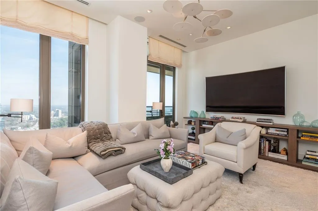 3376 Peachtree Road Ne Unit Ph51, Atlanta, Georgia 30326, 4 Bedrooms Bedrooms, 0 ,4 BathroomsBathrooms,Residential,For Sale,3376 Peachtree Road Ne Unit Ph51,7747907