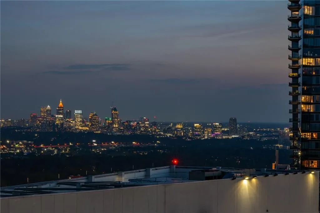 3376 Peachtree Road Ne Unit Ph51, Atlanta, Georgia 30326, 4 Bedrooms Bedrooms, 0 ,4 BathroomsBathrooms,Residential,For Sale,3376 Peachtree Road Ne Unit Ph51,7747907