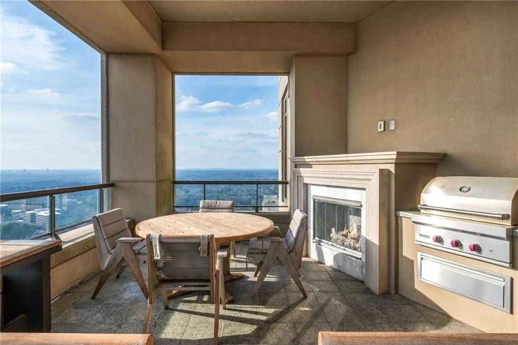 3376 Peachtree Road Ne Unit Ph51, Atlanta, Georgia 30326, 4 Bedrooms Bedrooms, 0 ,4 BathroomsBathrooms,Residential,For Sale,3376 Peachtree Road Ne Unit Ph51,7747907