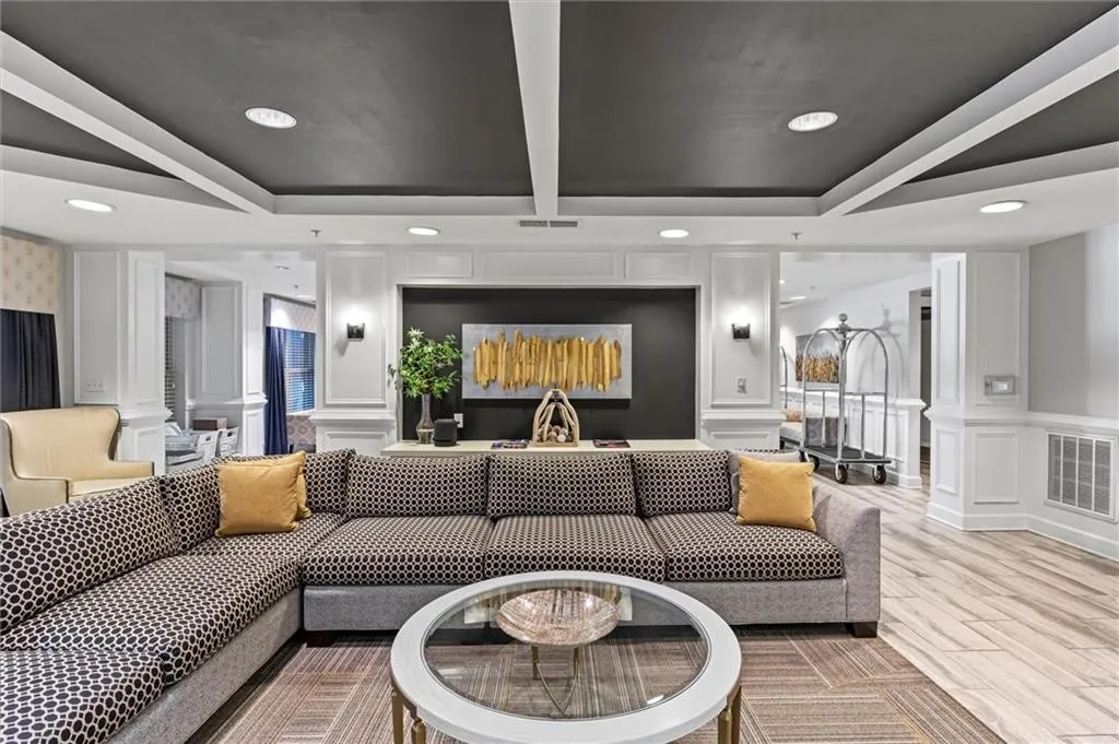 Common area behind Concierge desk