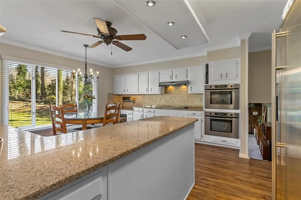 810 Sudbury Road, Sandy Springs, Georgia 30328, 4 Bedrooms Bedrooms, ,4 BathroomsBathrooms,Residential,Sold,810 Sudbury Road,6987887