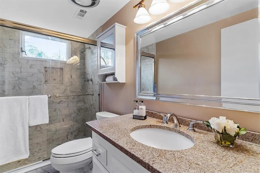 810 Sudbury Road, Sandy Springs, Georgia 30328, 4 Bedrooms Bedrooms, ,4 BathroomsBathrooms,Residential,Sold,810 Sudbury Road,6987887