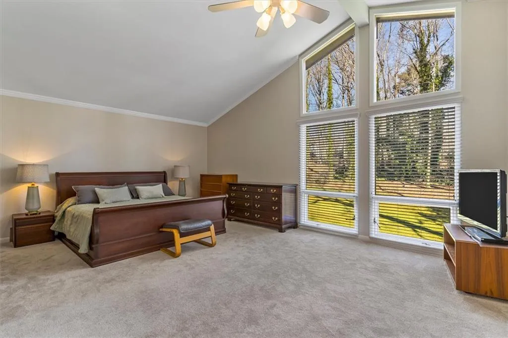 810 Sudbury Road, Sandy Springs, Georgia 30328, 4 Bedrooms Bedrooms, ,4 BathroomsBathrooms,Residential,Sold,810 Sudbury Road,6987887