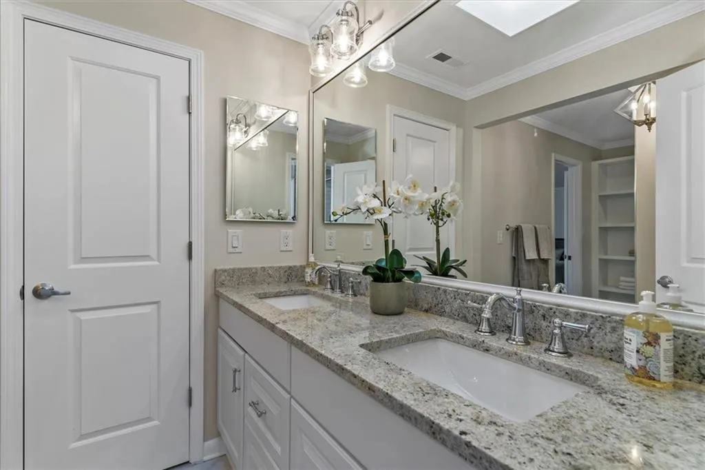 810 Sudbury Road, Sandy Springs, Georgia 30328, 4 Bedrooms Bedrooms, ,4 BathroomsBathrooms,Residential,Sold,810 Sudbury Road,6987887
