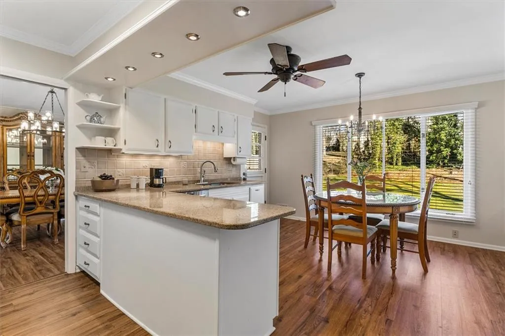 810 Sudbury Road, Sandy Springs, Georgia 30328, 4 Bedrooms Bedrooms, ,4 BathroomsBathrooms,Residential,Sold,810 Sudbury Road,6987887