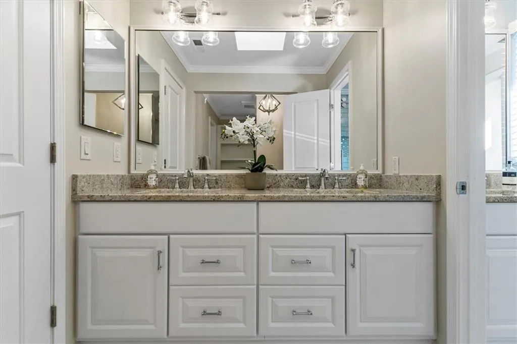 810 Sudbury Road, Sandy Springs, Georgia 30328, 4 Bedrooms Bedrooms, ,4 BathroomsBathrooms,Residential,Sold,810 Sudbury Road,6987887
